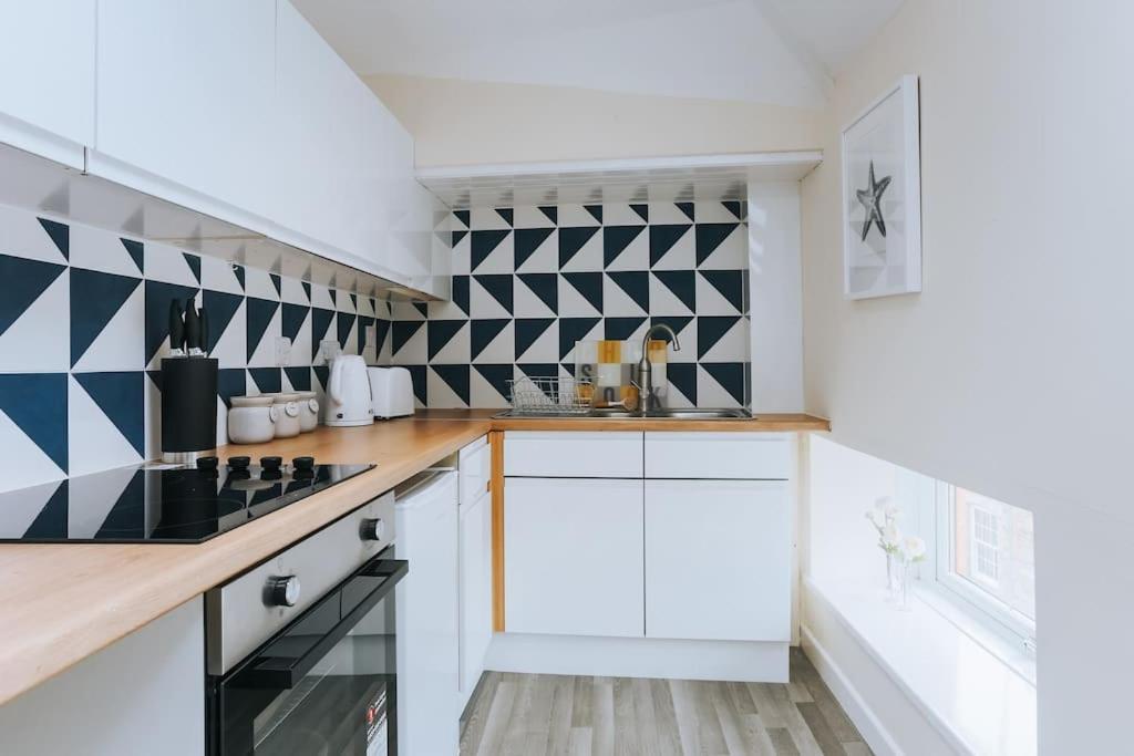 The Lighthouse, Boutique Apartment In The Town Centre - Starlink Wi-Fi Τάβιστοκ Εξωτερικό φωτογραφία